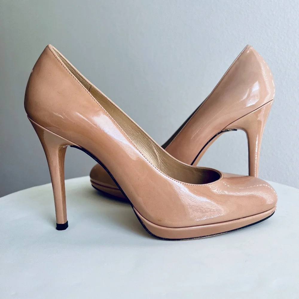 Stuart Weitzman Nude Patent Pumps - Picture 1 of 12